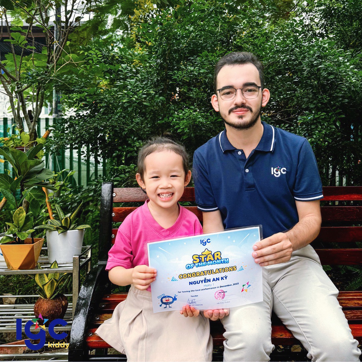 STAR OF THE MONTH – NGÔI SAO CỦA THÁNG