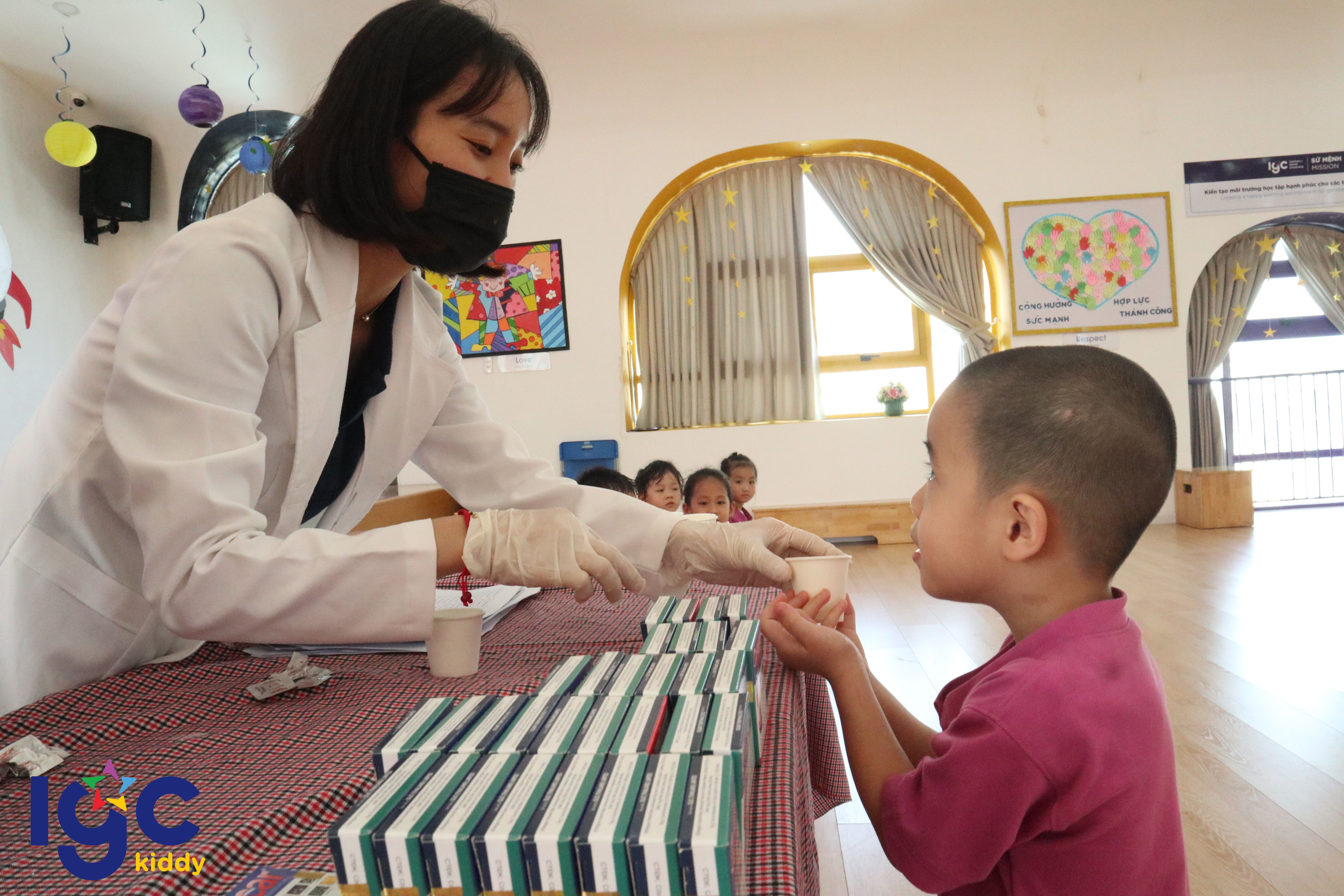 ĐỒNG HÀNH CHĂM SÓC SỨC KHOẺ CHO BÉ - UỐNG THUỐC TẨY GIUN LẦN 1 NĂM HỌC 2024 - 2025