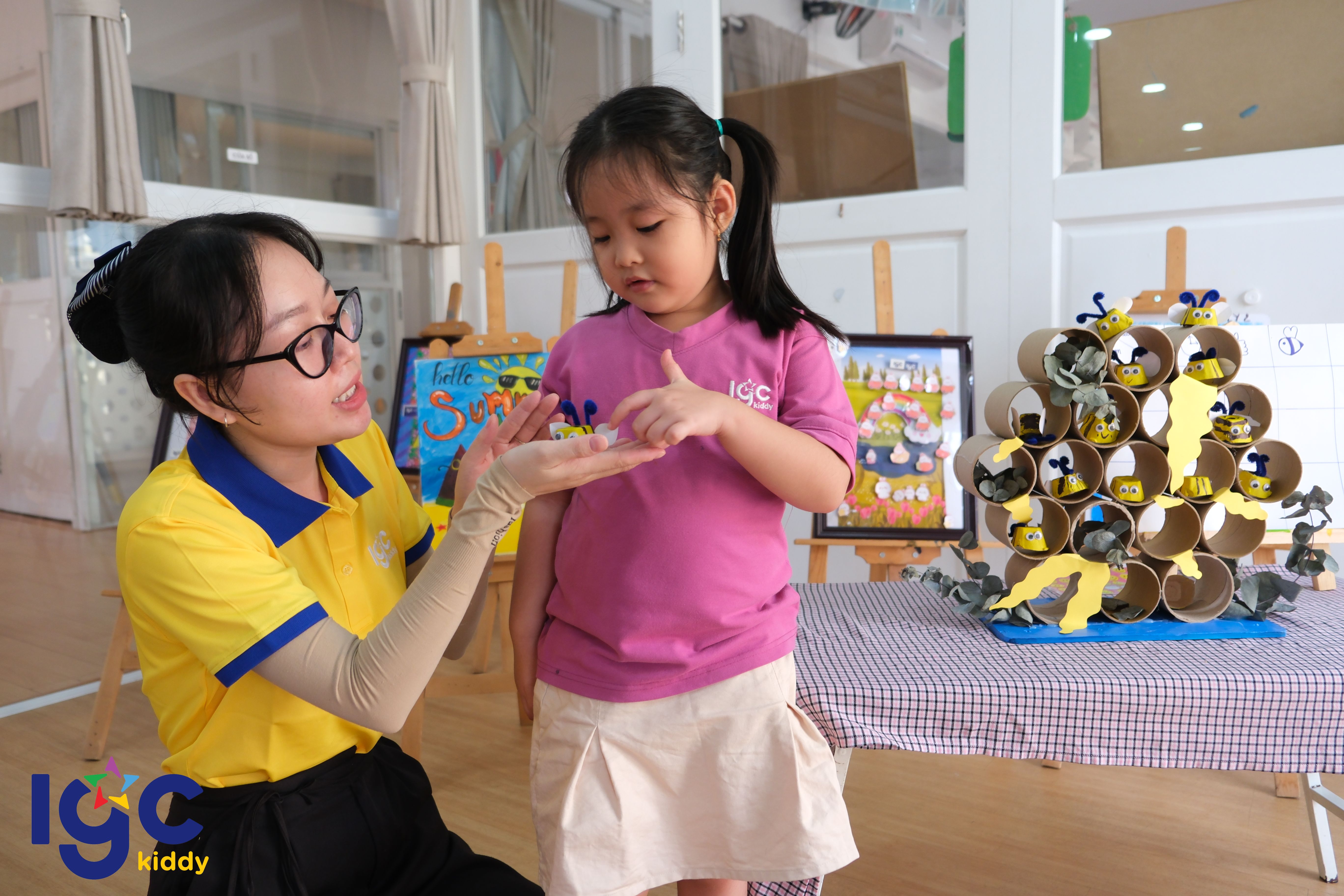 KHÁM PHÁ THẾ GIỚI LOÀI ONG CÙNG CÁC BẠN NHỎ LỚP WHALE 2