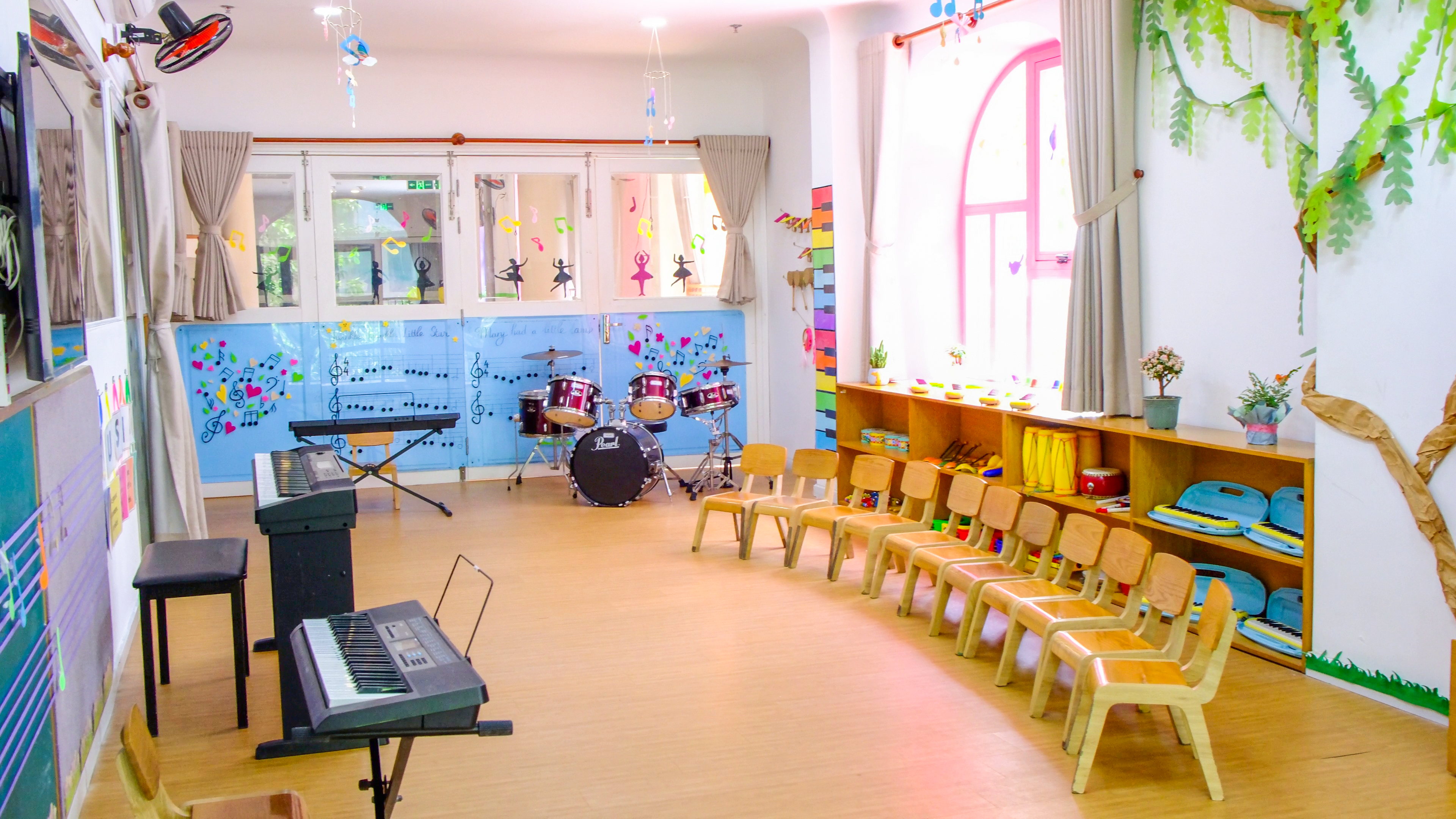 Cơ sở vật chất được đầu tư giúp trẻ có không gian phát triển