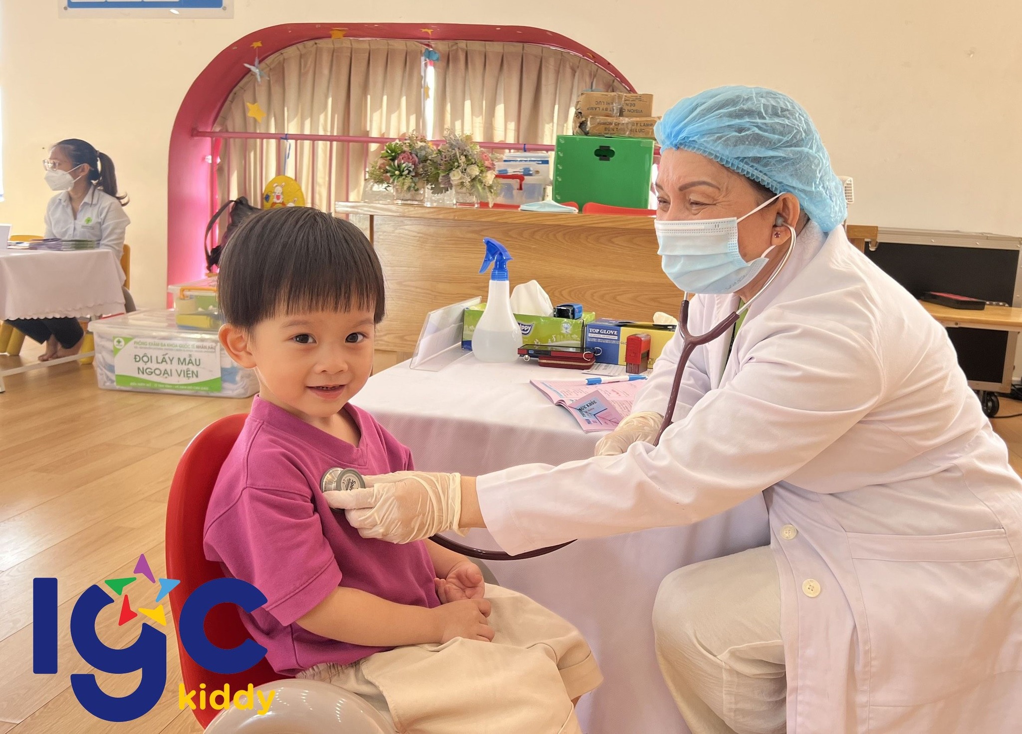 TỔ CHỨC KHÁM SỨC KHỎE ĐỊNH KỲ CHO BÉ