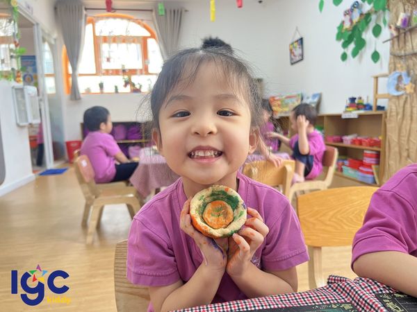 TRẢI NGHIỆM GIỜ HỌC TẠO HÌNH CÁI CHÉN CÙNG CÁC BẠN DOLPHIN 2