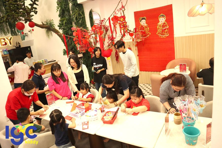 CÙNG CON LÀM BAO LÌ XÌ VỚI SỰ KIỆN " LÌ XÌ CHÚC TẾT - NHẬN QUÀ GẮN KẾT"