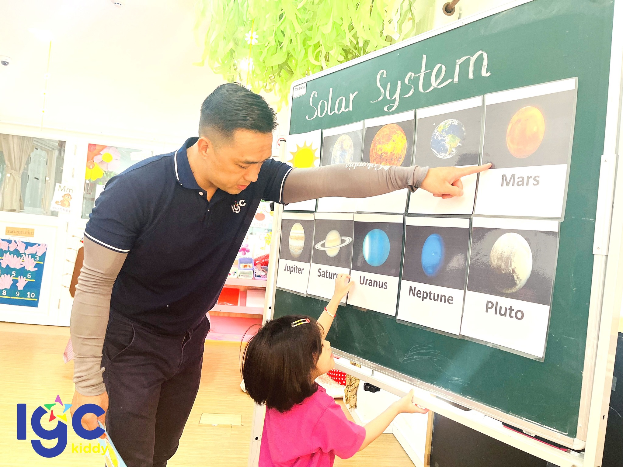 CÙNG TẠO HÌNH HỆ MẶT TRỜI TỪ HOA QUẢ