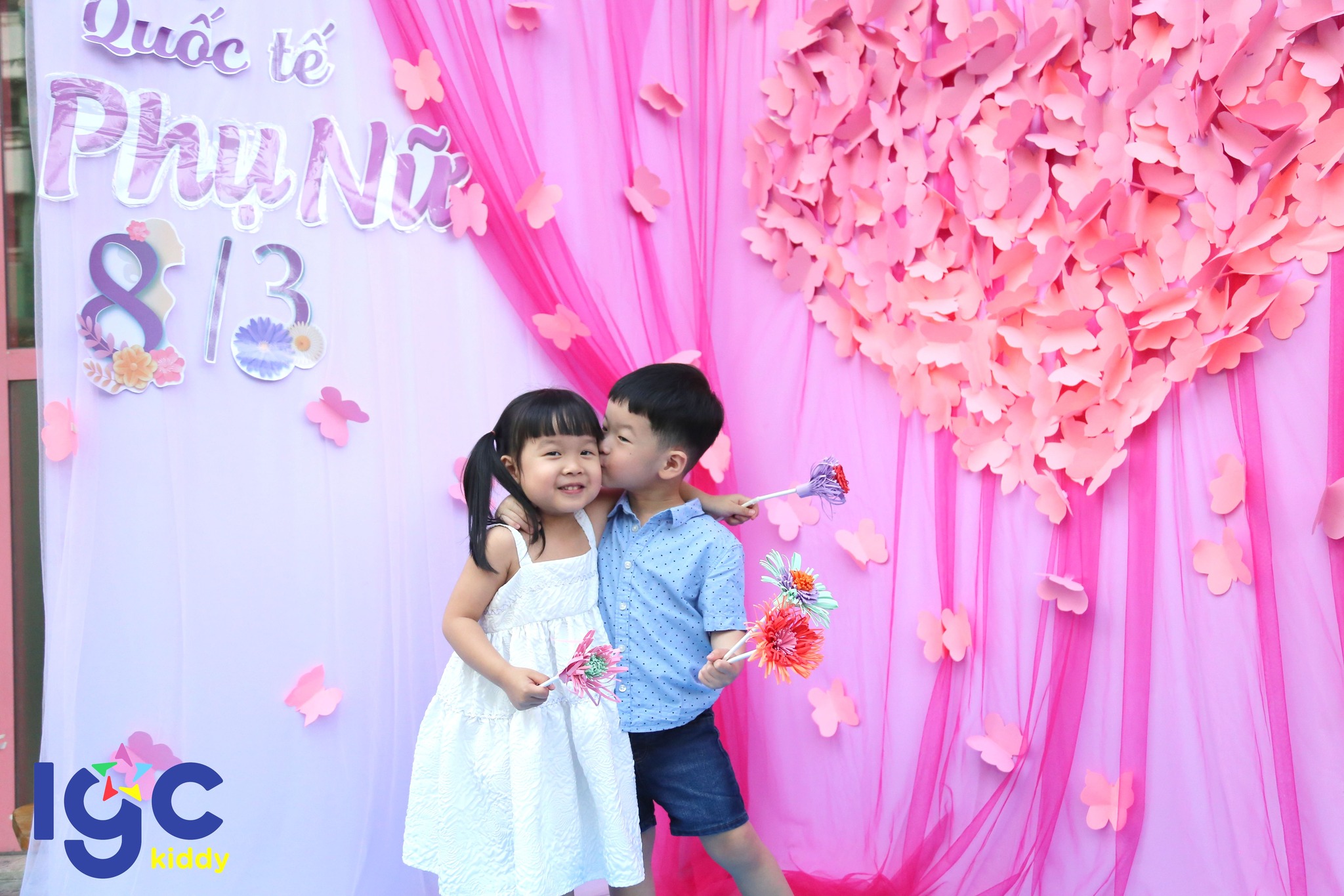 LÀM QUÀ TẶNG MẸ - CON HỌC ĐIỀU HAY